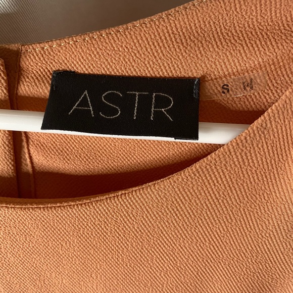 NWOT GORGEOUS ASTR LONG SLV TOP SMALL - Picture 4 of 5